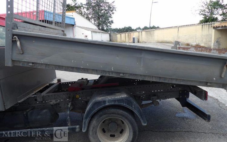 IVECO 35C13 CAMION BENNE  EB-373-DQ