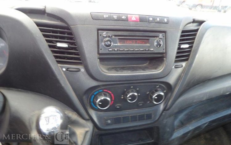 IVECO 35C13 BENNE SIMPLE CABINE COFFRE  EC-440-NG