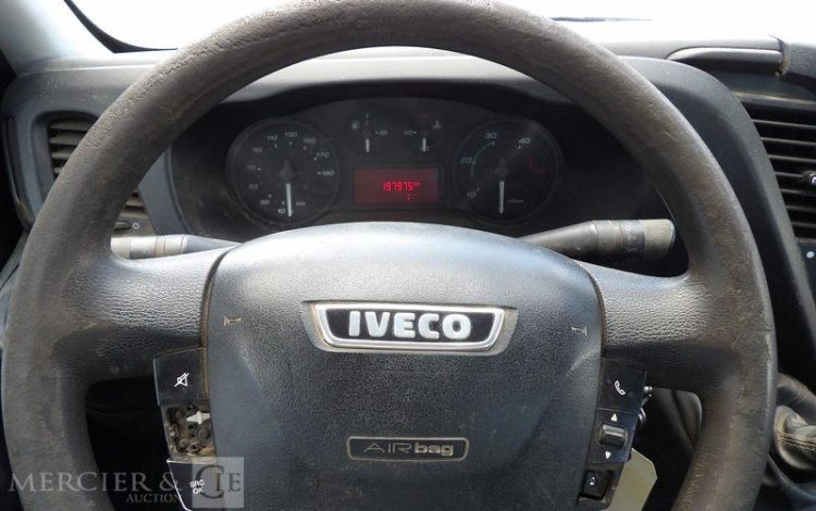 IVECO 35C13 BENNE SIMPLE CABINE COFFRE  EC-440-NG