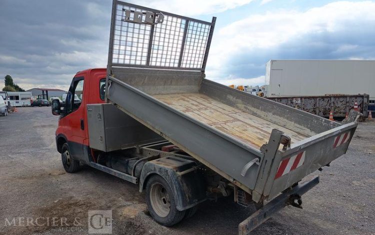 IVECO 35C13 BENNE SIMPLE CABINE COFFRE  ED-152-WX