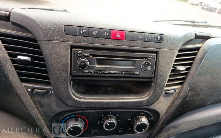 IVECO 35C13 BENNE SIMPLE CABINE COFFRE  ED-152-WX