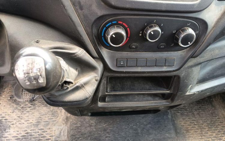 IVECO 35C13 BENNE SIMPLE CABINE COFFRE  ED-152-WX