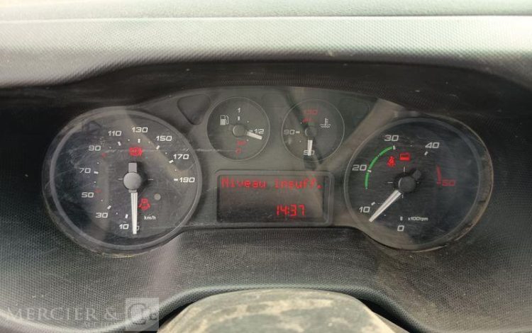 IVECO 35C13 BENNE SIMPLE CABINE COFFRE  ED-152-WX