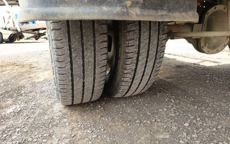 IVECO 35C13 BENNE SIMPLE CABINE COFFRE  ED-152-WX