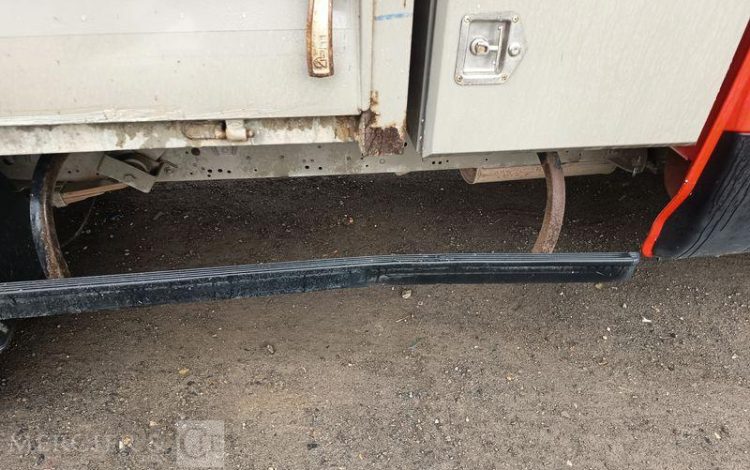 IVECO DAILY 35C13 BENNE AVEC COFFRE ACIER DIESEL – 129122 KMS – ANNEE 2016 ROUGE ED-184-WX