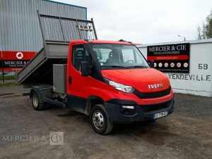 IVECO DAILY 35C13 BENNE AVEC COFFRE ACIER DIESEL – 131173 KMS – ANNEE 2016 ROUGE EG-738-GC