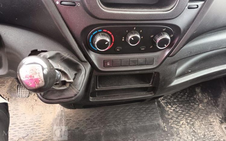 IVECO DAILY 35C13 BENNE AVEC COFFRE ACIER DIESEL – 131173 KMS – ANNEE 2016 ROUGE EG-738-GC