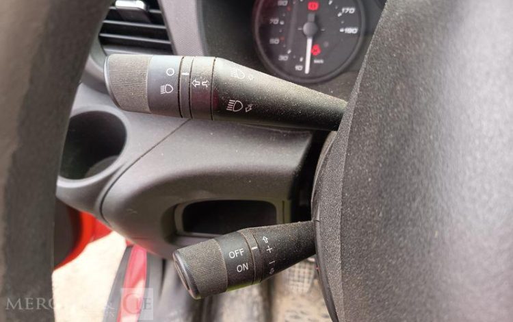 IVECO DAILY 35C13 BENNE AVEC COFFRE ACIER DIESEL – 131173 KMS – ANNEE 2016 ROUGE EG-738-GC