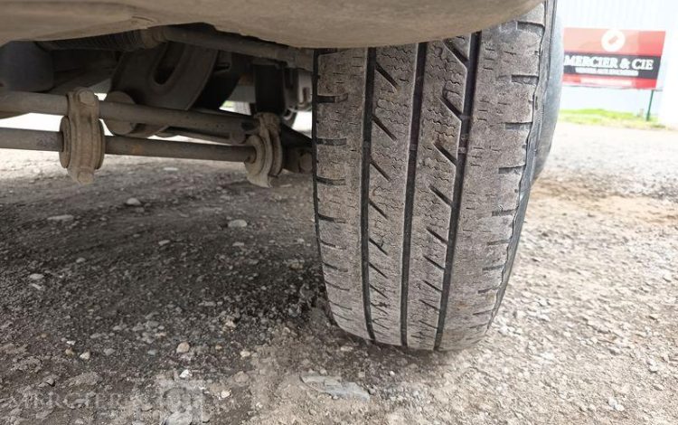 IVECO DAILY 35C13 BENNE AVEC COFFRE ACIER DIESEL – 131173 KMS – ANNEE 2016 ROUGE EG-738-GC