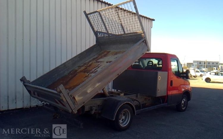 IVECO 35C13 BENNE SIMPLE CABINE COFFRE  EG-876-PX