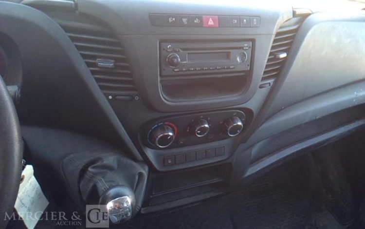 IVECO 35C13 BENNE SIMPLE CABINE COFFRE  EG-876-PX