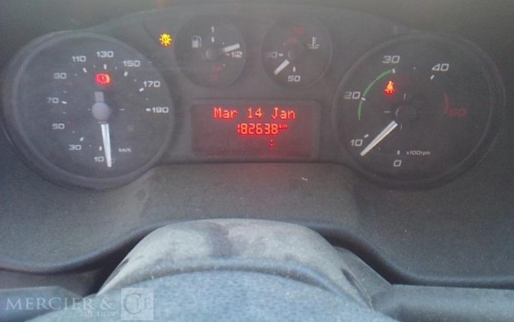 IVECO 35C13 BENNE SIMPLE CABINE COFFRE  EG-876-PX