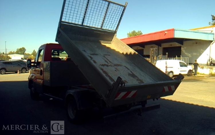 IVECO 35C13 BENNE SIMPLE CABINE COFFRE  EG-917-PX