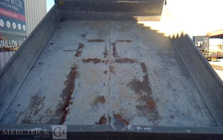 IVECO 35C13 BENNE SIMPLE CABINE COFFRE  EG-917-PX