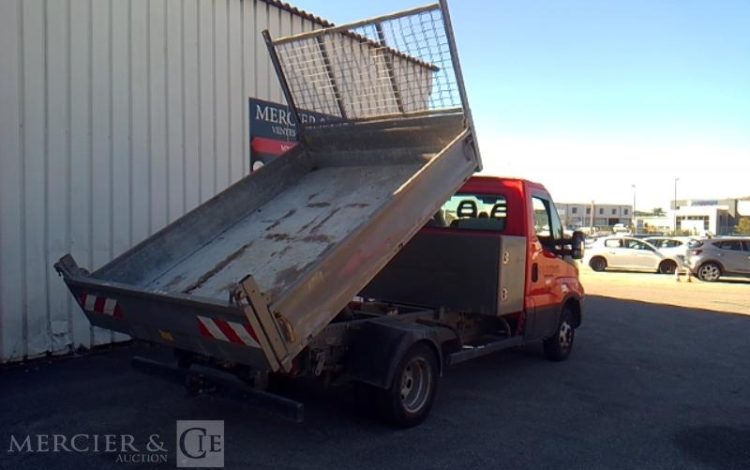 IVECO 35C13 BENNE SIMPLE CABINE COFFRE  EG-917-PX