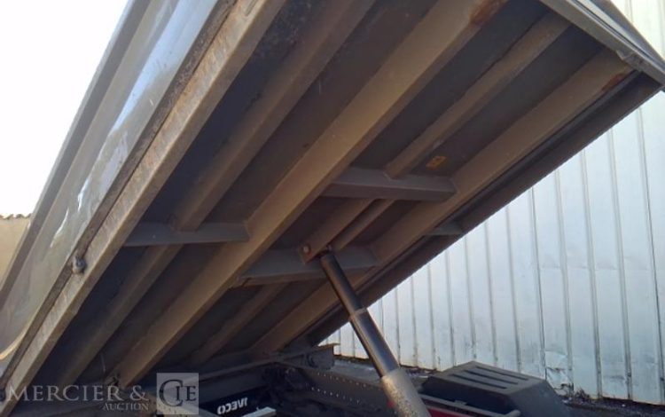 IVECO 35C13 BENNE SIMPLE CABINE COFFRE  EG-917-PX