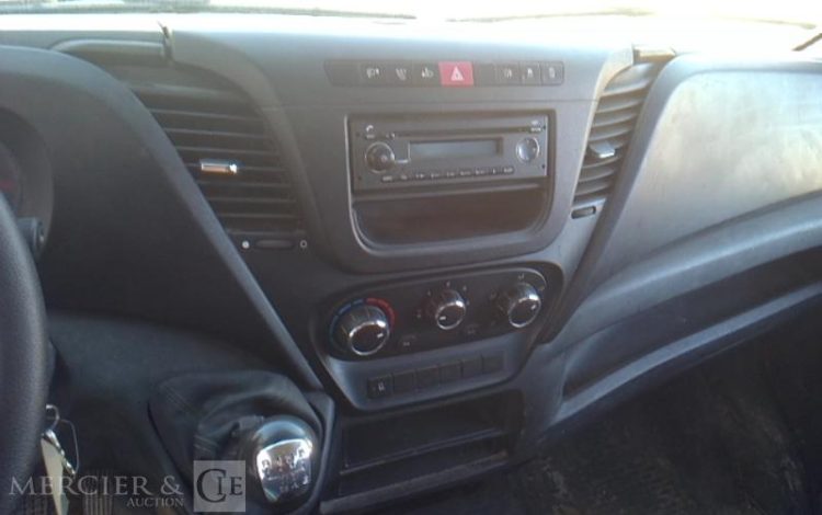 IVECO 35C13 BENNE SIMPLE CABINE COFFRE  EG-917-PX