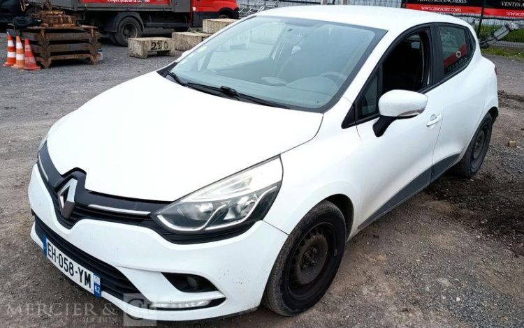 RENAULT CLIO BLANC EH-058-YM