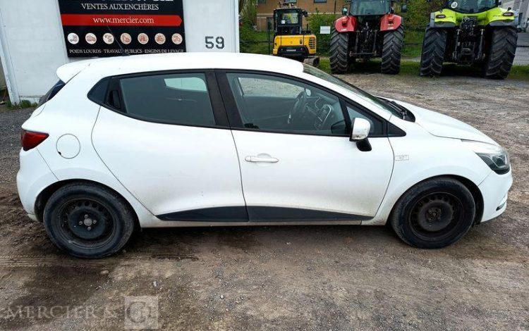 RENAULT CLIO BLANC EH-058-YM