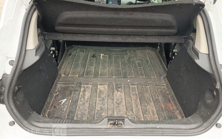 RENAULT CLIO BLANC EH-058-YM