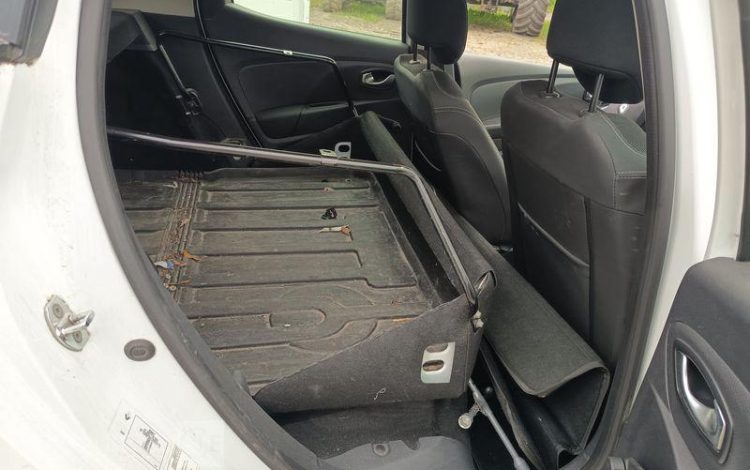 RENAULT CLIO BLANC EH-058-YM