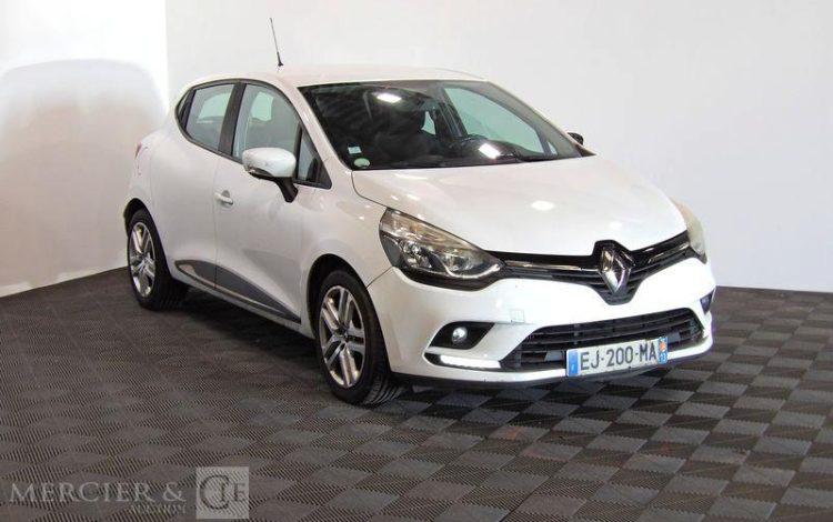 RENAULT CLIO IV BLANC EJ-200-MA