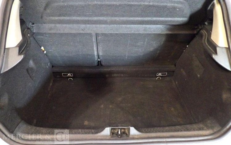 RENAULT CLIO IV BLANC EJ-200-MA