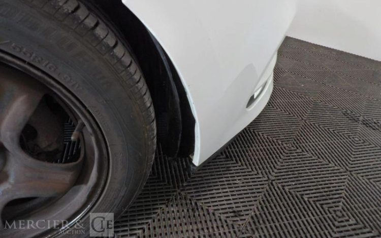 RENAULT CLIO IV BLANC EJ-574-PV