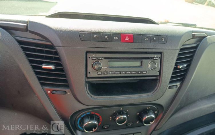 IVECO 35C13 BENNE SIMPLE CABINE COFFRE  EK-135-PE