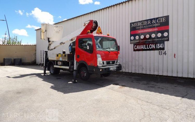 NISSAN CABSTAR NACELLE COMET ESF 17 16 M  EL-718-AP