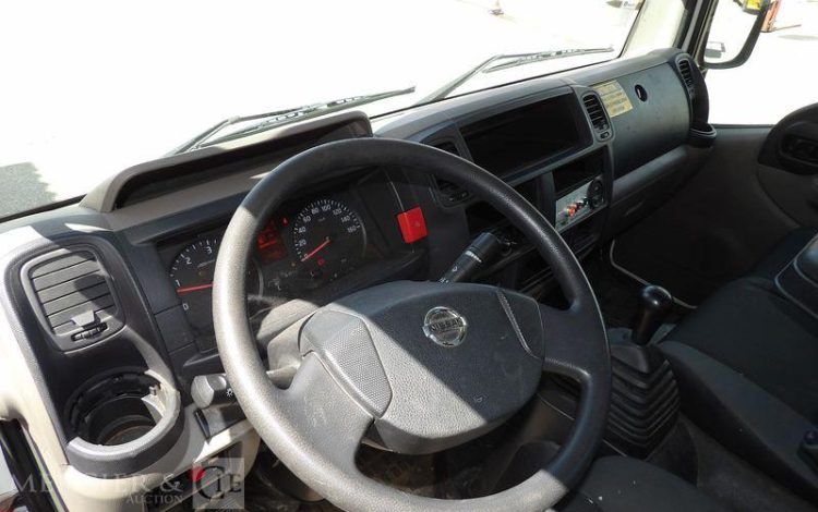 NISSAN CABSTAR NACELLE COMET ESF 17 16 M  EL-718-AP