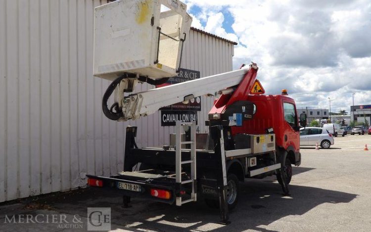 NISSAN CABSTAR NACELLE COMET ESF 17 16 M  EL-718-AP
