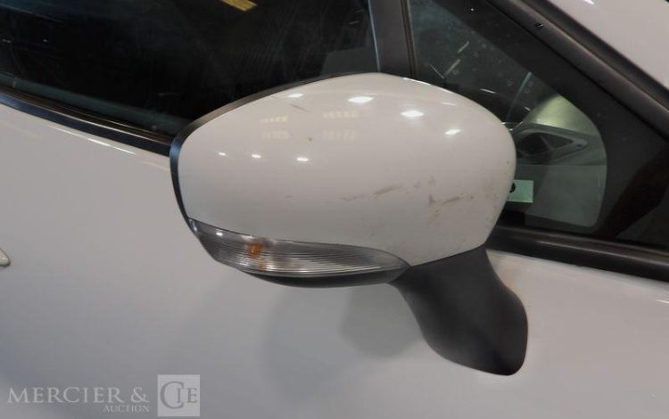 RENAULT CLIO IV BLANC EP-404-XH