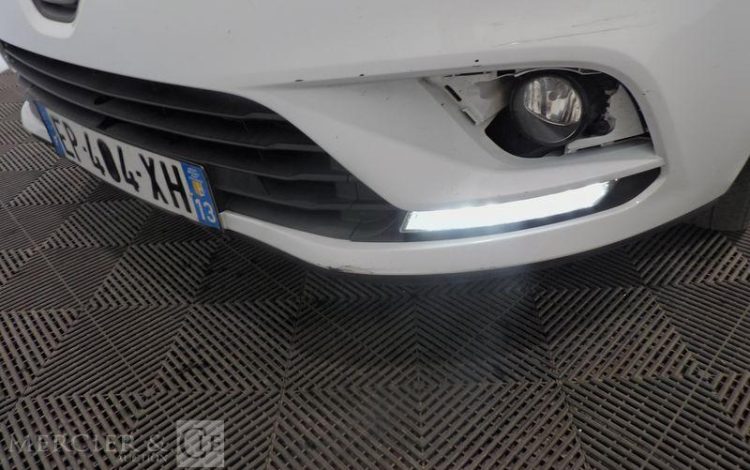 RENAULT CLIO IV BLANC EP-404-XH