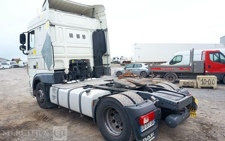 DAF XF 430 FT – PTRA : 44 TONNES – DIESEL – 560838 KMS – ANNEE 2017 BLANC EQ-377-JQ