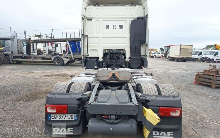 DAF XF 430 FT – PTRA : 44 TONNES – DIESEL – 560838 KMS – ANNEE 2017 BLANC EQ-377-JQ