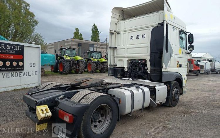 DAF XF 430 FT – PTRA : 44 TONNES – DIESEL – 560838 KMS – ANNEE 2017 BLANC EQ-377-JQ