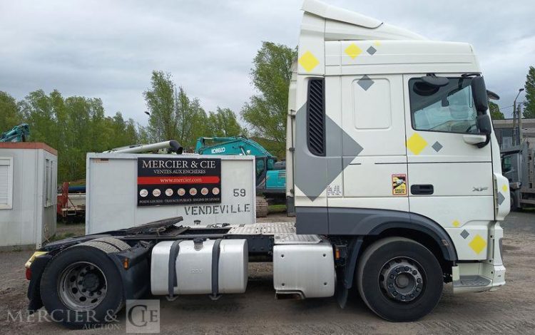 DAF XF 430 FT – PTRA : 44 TONNES – DIESEL – 560838 KMS – ANNEE 2017 BLANC EQ-377-JQ