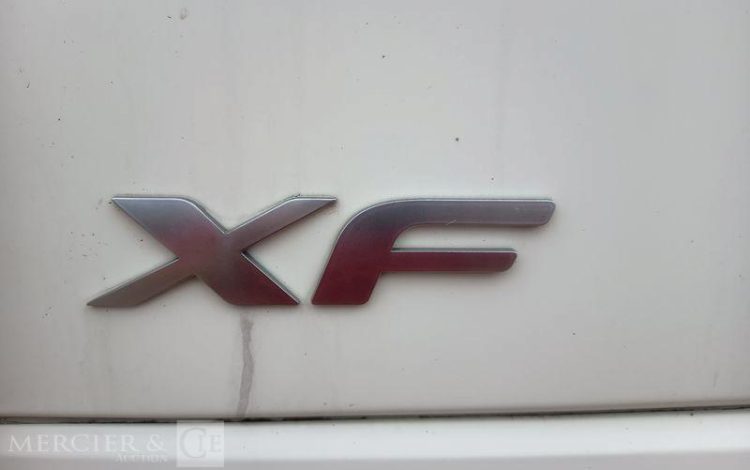 DAF XF 430 FT – PTRA : 44 TONNES – DIESEL – 560838 KMS – ANNEE 2017 BLANC EQ-377-JQ