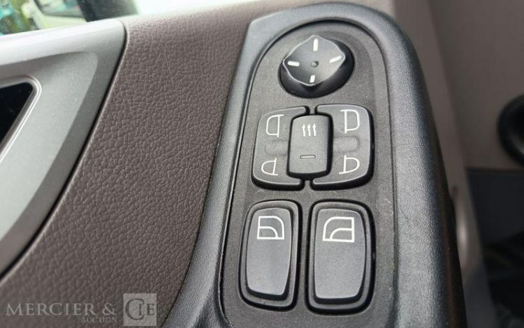 DAF XF 430 FT – PTRA : 44 TONNES – DIESEL – 560838 KMS – ANNEE 2017 BLANC EQ-377-JQ