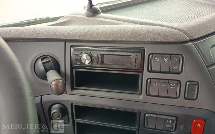 DAF XF 430 FT – PTRA : 44 TONNES – DIESEL – 560838 KMS – ANNEE 2017 BLANC EQ-377-JQ