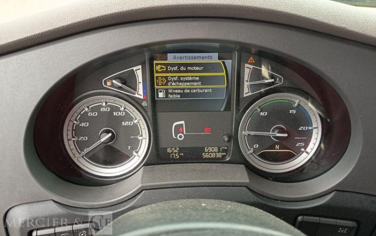 DAF XF 430 FT – PTRA : 44 TONNES – DIESEL – 560838 KMS – ANNEE 2017 BLANC EQ-377-JQ