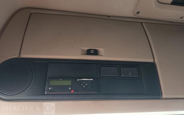 DAF XF 430 FT – PTRA : 44 TONNES – DIESEL – 560838 KMS – ANNEE 2017 BLANC EQ-377-JQ