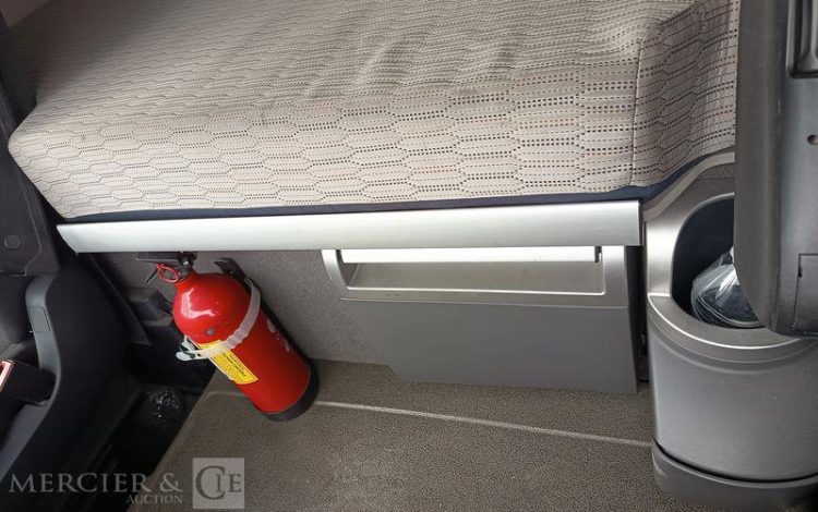 DAF XF 430 FT – PTRA : 44 TONNES – DIESEL – 560838 KMS – ANNEE 2017 BLANC EQ-377-JQ