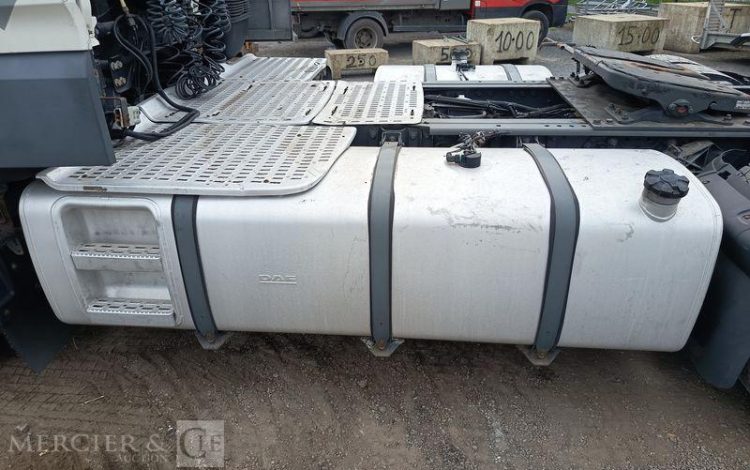 DAF XF 430 FT – PTRA : 44 TONNES – DIESEL – 560838 KMS – ANNEE 2017 BLANC EQ-377-JQ