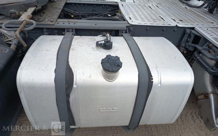 DAF XF 430 FT – PTRA : 44 TONNES – DIESEL – 560838 KMS – ANNEE 2017 BLANC EQ-377-JQ