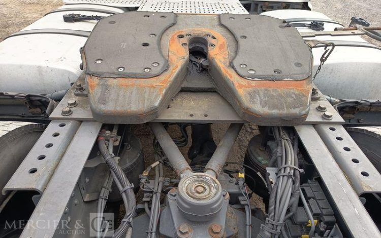 DAF XF 430 FT – PTRA : 44 TONNES – DIESEL – 560838 KMS – ANNEE 2017 BLANC EQ-377-JQ