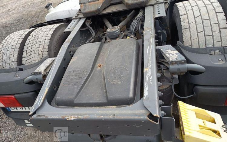 DAF XF 430 FT – PTRA : 44 TONNES – DIESEL – 560838 KMS – ANNEE 2017 BLANC EQ-377-JQ