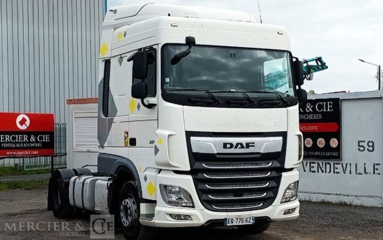 DAF XF 430 FT – PTRA : 44 TONNES – DIESEL – 718679 KMS – ANNEE 2017 BLANC EQ-776-KZ