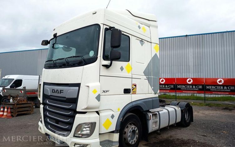 DAF XF 430 FT – PTRA : 44 TONNES – DIESEL – 718679 KMS – ANNEE 2017 BLANC EQ-776-KZ